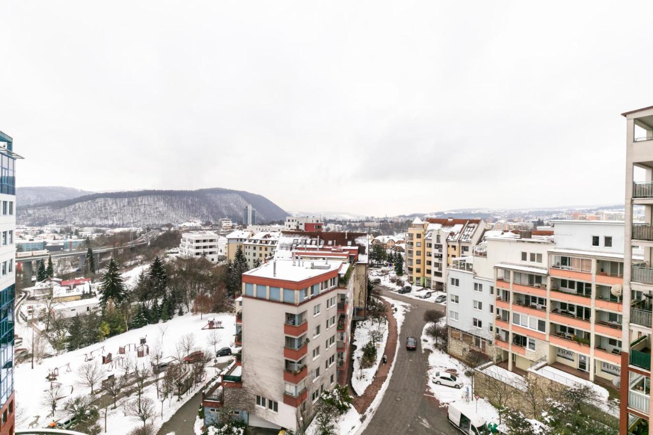 Alure Residences 3 & 24H Self Check-In, Parking In The Garage In The Apartment Building Included, New Building, Terrace, Green Location With A Forest Park With A Lake, Children'S Playground Banská Bystrica Exterior foto