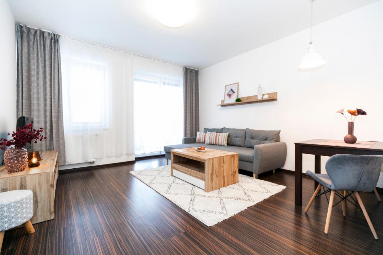 Alure Residences 3 & 24H Self Check-In, Parking In The Garage In The Apartment Building Included, New Building, Terrace, Green Location With A Forest Park With A Lake, Children'S Playground Banská Bystrica Exterior foto