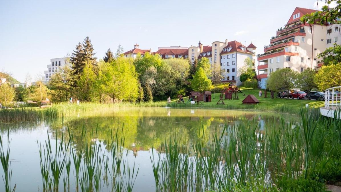 Alure Residences 3 & 24H Self Check-In, Parking In The Garage In The Apartment Building Included, New Building, Terrace, Green Location With A Forest Park With A Lake, Children'S Playground Banská Bystrica Exterior foto